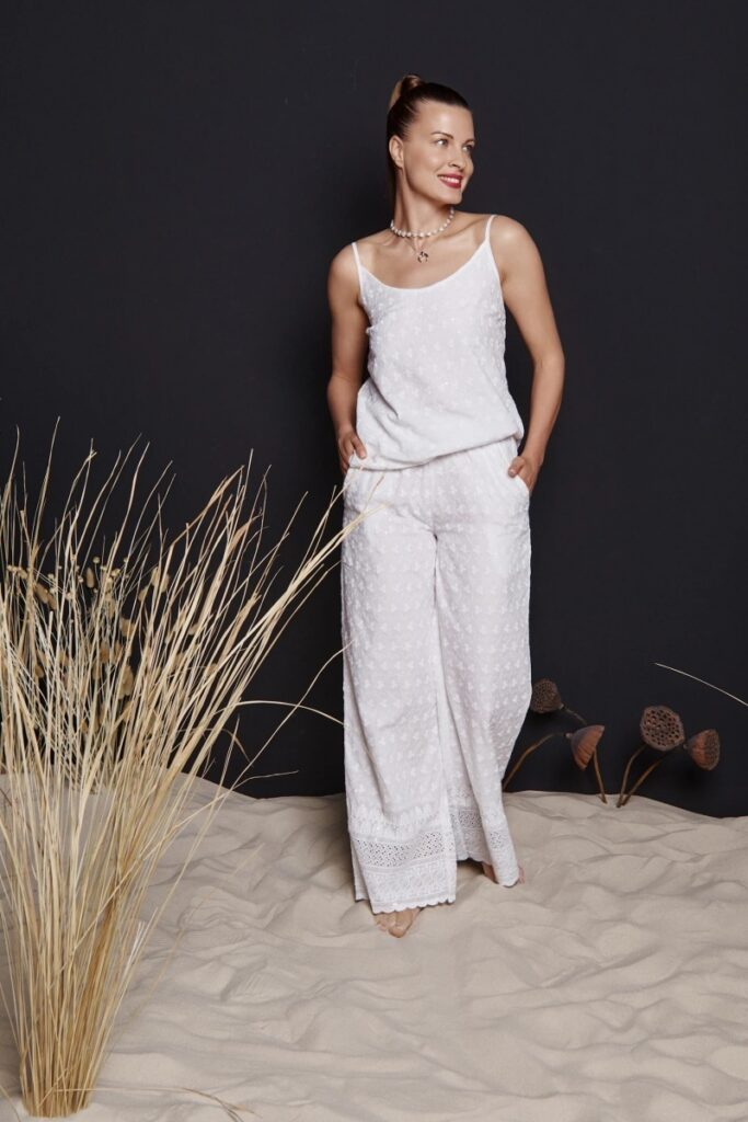 sku: couture 45 | Brand: Fattore  | Size: Small Medium Large  | Colors: Белый  | Бренды Fattore | Пляжная одежда | Title: Брюки FATTORE