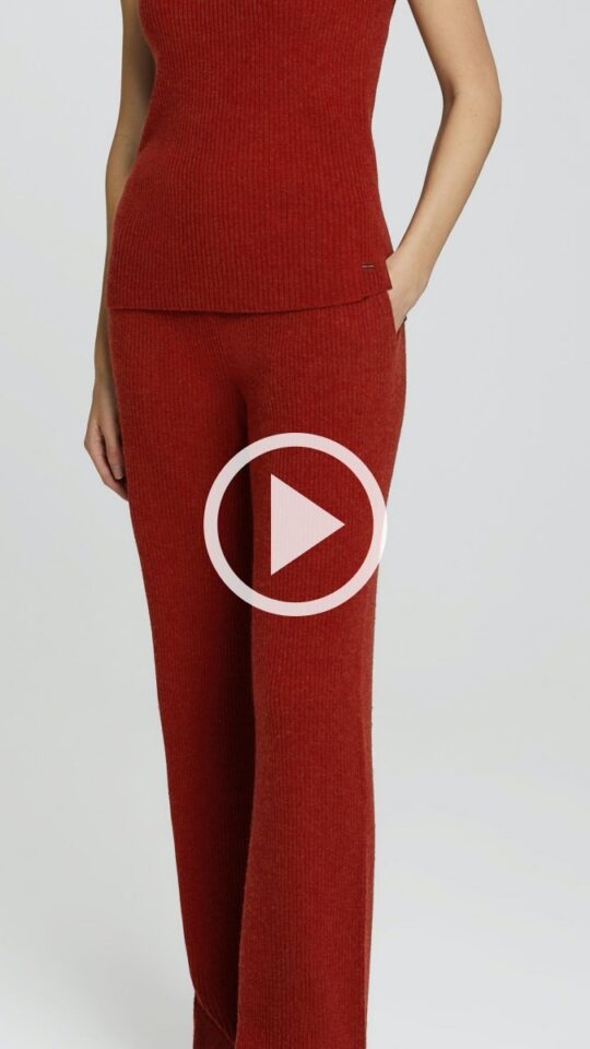 sku: W23-00CH0510 | Brand: Marc Andre  | Size: 36 38 40 42 44 46  | Colors: Красный  | Бренды Marc&Andre | Кашемир Брюки | Title: Брюки ELEGANT CONTUR