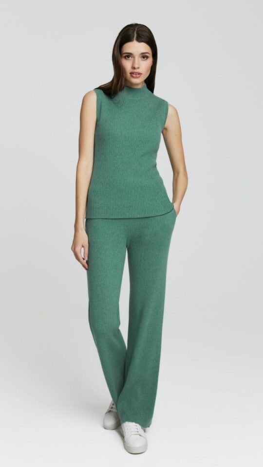 sku: W23-00CH0410 | Brand: Marc Andre  | Size: 36 38 40 42 44 46  | Colors: Зеленый  | Бренды Marc&Andre | Кашемир Брюки | Title: Брюки ELEGANT CONTUR