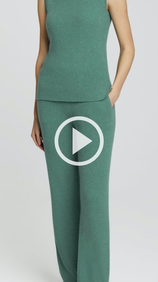 sku: W23-00CH0410 | Brand: Marc Andre  | Size: 36 38 40 42 44 46  | Colors: Зеленый  | Бренды Marc&Andre | Кашемир Брюки | Title: Брюки ELEGANT CONTUR