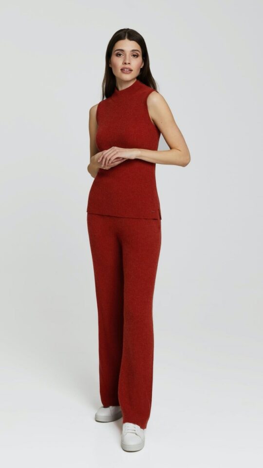 sku: W23-00CH0510 | Brand: Marc Andre  | Size: 36 38 40 42 44 46  | Colors: Красный  | Бренды Marc&Andre | Кашемир Брюки | Title: Брюки ELEGANT CONTUR