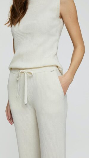 sku: W23-00CH0710 | Brand: Marc Andre  | Size: 36 38 40 42 44 46  | Colors: Белый  | Бренды Marc&Andre | Кашемир Брюки | Title: Брюки ELEGANT CONTUR