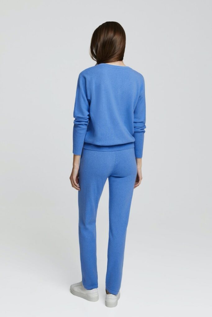 sku: W23-00CH1210 | Brand: Marc Andre  | Size: 36 38 40 42 44 46  | Colors: Синий  | Бренды Marc&Andre | Кашемир Брюки | Title: Брюки ENTWINED
