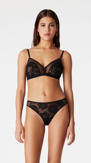 sku: Бюстгальтер BETINA | Brand: Icone  | Size: Small Medium Large  | Colors: Черный  | Бренды Icone | Бюстгальтер Нижнее белье Бескаркасный | Title: Бюстгальтер BETINA