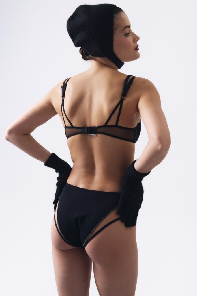 sku: 457 | Brand: Undress Code  | Size: 75 B 75 C 75 D 80 B 80 C 80 D  | Colors: Черный  | Бренды Undress Code | Бюстгальтер Нижнее белье Мягкая чашка | Title: Бюстгальтер FANTASIE