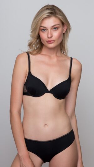 sku: 29015 | Brand: Rose&Petal  | Size: 70 A 70 B 70 C 70 D 75 A 75 B 75 C 75 D 80 A 80 B 80 C 80 D 85 B 85 C 85 D  | Colors: Телесный Черный  | Бренды Rose&Petal | Бюстгальтер Нижнее белье Формованная чашка | Title: Бюстгальтер LA VOILA
