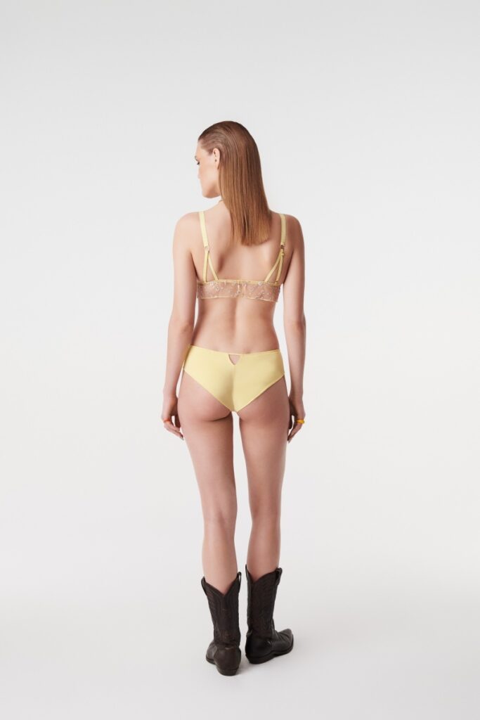 sku: Бюстгальтер VASCO | Brand: Icone  | Size: Small Medium Large  | Colors: Желтый  | Бренды Icone | Бюстгальтер Нижнее белье Бескаркасный | Title: Бюстгальтер VASCO