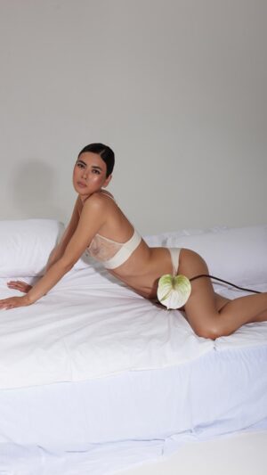 undefined sku: Бюстгальтер ZOE | Brand: Icone | Size: Small Medium Large | Colors: Бежевый | Бренды Icone | Бюстгальтер Нижнее белье Бескаркасный | Title: Бюстгальтер ZOE