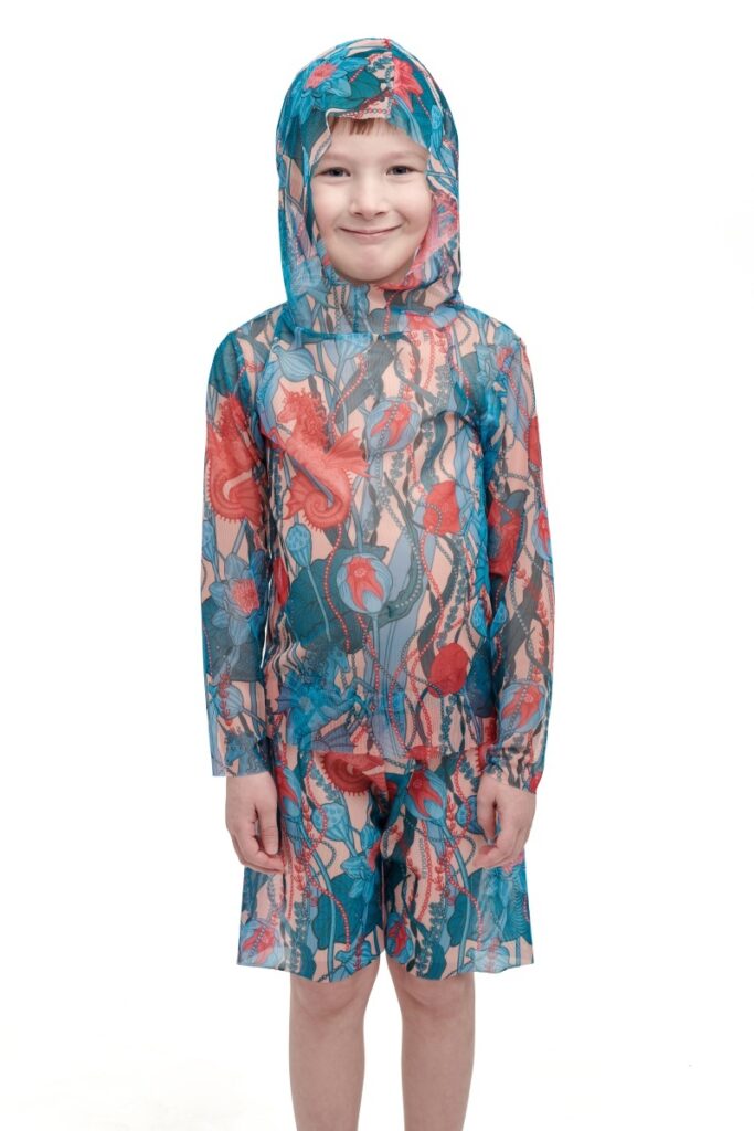 sku: 24002510 | Brand: RoDaSoleil  | Size: 104 110 116 122 128 134 140 146 152 158  | Colors: Цветной  | Бренды RoDaSoleil | Детские купальники | Title: Футболка МОРСКИЕ ЕДИНОРОГИ с капюшоном