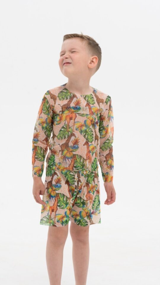 sku: 23002453 | Brand: RoDaSoleil  | Size: 104 110 116 122 128 134 140 146  | Colors: Цветной  | Бренды RoDaSoleil | Детские купальники | Title: Футболка ЖИРАФЫ