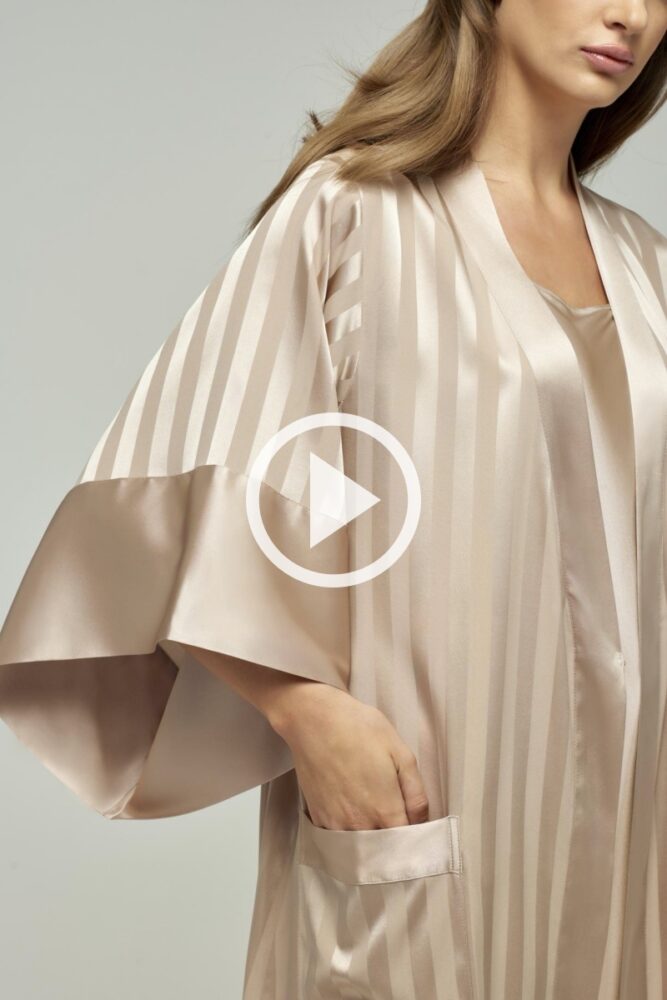 sku: W22-00SS201-L | Brand: Marc Andre  | Size: 36 38 40 42 44 46  | Colors: Золотистый  | Бренды Marc&Andre | Домашняя одежда Халаты | Title: Халат SILK STORY