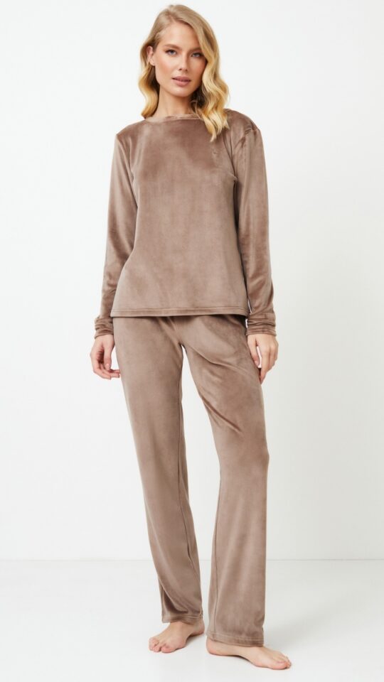 sku: CHIARRA | Brand: Aruelle  | Size: XSmall Small Medium Large XLarge XXLarge  | Colors: Кофейный  | Бренды Aruelle | Домашняя одежда Костюмы | Title: Костюм с брюками CHIARRA