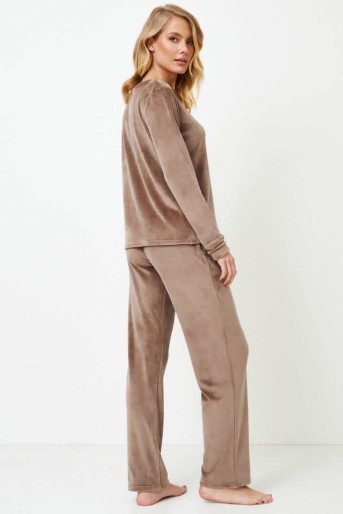 sku: CHIARRA | Brand: Aruelle  | Size: XSmall Small Medium Large XLarge XXLarge  | Colors: Кофейный  | Бренды Aruelle | Домашняя одежда Костюмы | Title: Костюм с брюками CHIARRA
