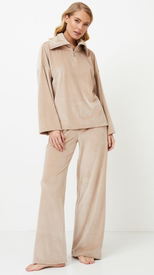 sku: QUINN | Brand: Aruelle  | Size: XSmall Small Medium Large XLarge XXLarge  | Colors: Латте  | Бренды Aruelle | Домашняя одежда Костюмы | Title: Костюм с брюками QUINN