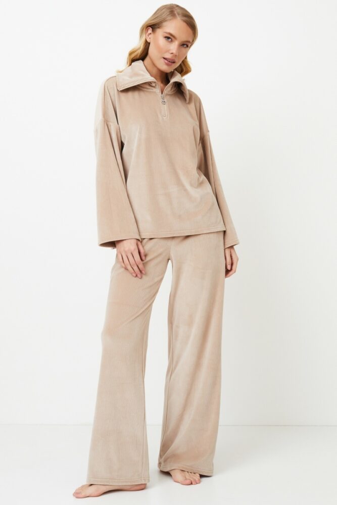 sku: QUINN | Brand: Aruelle | Size: XSmall Small Medium Large XLarge XXLarge | Colors: Латте | Бренды Aruelle | Домашняя одежда Костюмы | Title: Костюм с брюками QUINN