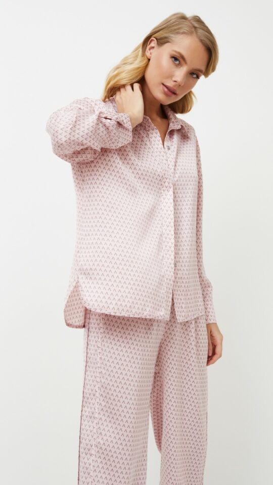 sku: AURELIA | Brand: Aruelle  | Size: XSmall Small Medium Large XLarge XXLarge  | Colors: Светло-Розовый  | Бренды Aruelle | Домашняя одежда Пижамы | Title: Пижама с брюками AURELIA