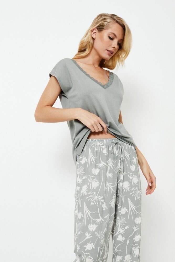 sku: FABIANA | Brand: Aruelle  | Size: XSmall Small Medium Large XLarge XXLarge  | Colors: Хаки  | Бренды Aruelle | Домашняя одежда Пижамы | Title: Пижама с брюками FABIANA