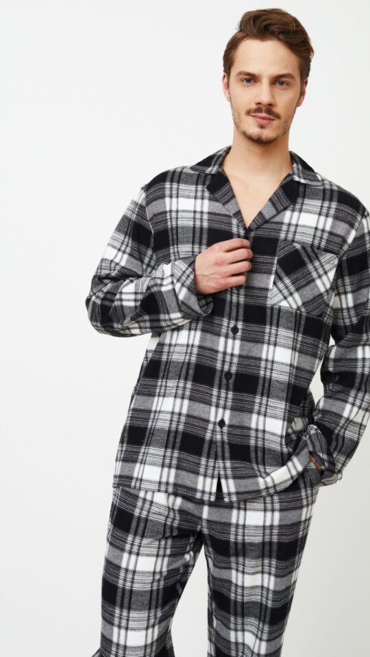 sku: JAMES | Brand: Aruelle  | Size: Small Medium Large XLarge XXLarge  | Colors: Черный/Белый  | Бренды Aruelle | Мужская коллекция Пижамы | Title: Пижама с брюками JAMES