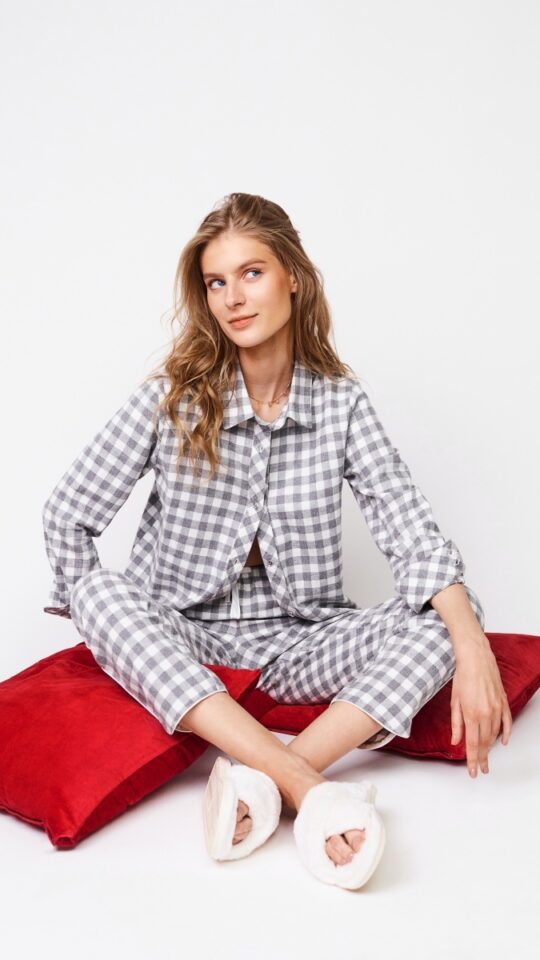 sku: STACY | Brand: Aruelle  | Size: XSmall Small Medium Large XLarge  | Colors: Серый/Белый  | Бренды Aruelle | Домашняя одежда Пижамы | Title: Пижама с брюками STACY