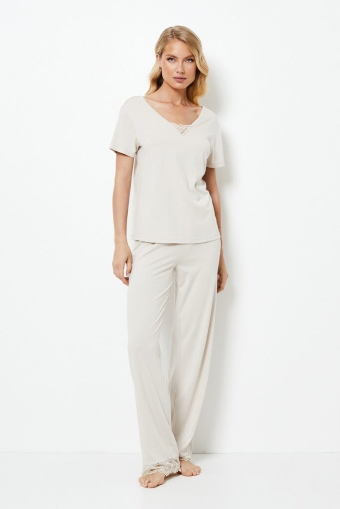 sku: EVELYN | Brand: Aruelle  | Size: XSmall Small Medium Large XLarge XXLarge  | Colors: Бежевый  | Бренды Aruelle | Домашняя одежда Пижамы | Title: Пижама с брюками EVELYN
