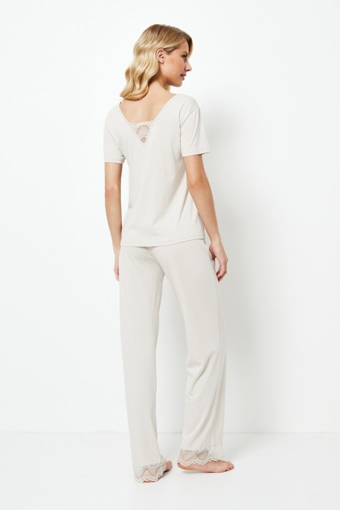 sku: EVELYN | Brand: Aruelle  | Size: XSmall Small Medium Large XLarge XXLarge  | Colors: Бежевый  | Бренды Aruelle | Домашняя одежда Пижамы | Title: Пижама с брюками EVELYN