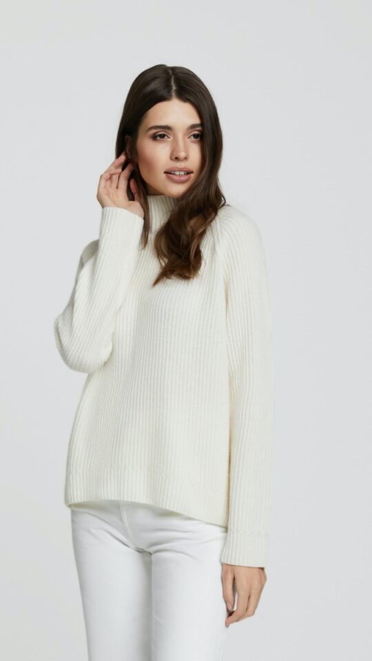 sku: W23-00CH1619 | Brand: Marc Andre  | Size: 36 38 40 42 44  | Colors: Белый  | Бренды Marc&Andre | Кашемир Джемперы | Title: Свитер DELIGHTFUL