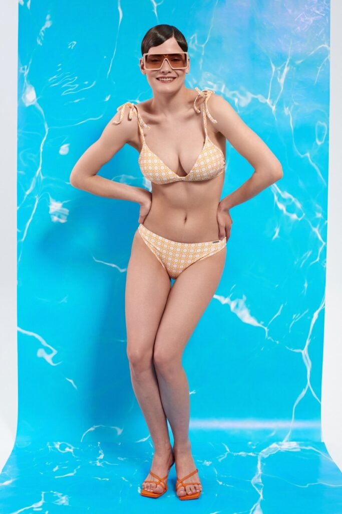 sku: 82427 | Brand: Ysabel Mora  | Size: 85 B 90 B 95 B  | Colors: Желтый  | Бренды Ysabel Mora | Купальники Раздельные | Title: Топ треугольный CITRON FLEUR