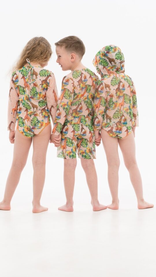 sku: 23002153 | Brand: RoDaSoleil  | Size: 104 110 116 122 128 134 140 146  | Colors: Цветной  | Бренды RoDaSoleil | Детские купальники | Title: Трусы детские ЖИРАФЫ