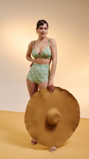 sku: 82404 | Brand: Ysabel Mora  | Size: 100 B 85 B 90 B 95 B  | Colors: Зеленый  | Бренды Ysabel Mora | Купальники Раздельные | Title: Треугольный топ  EMERALD GREEN