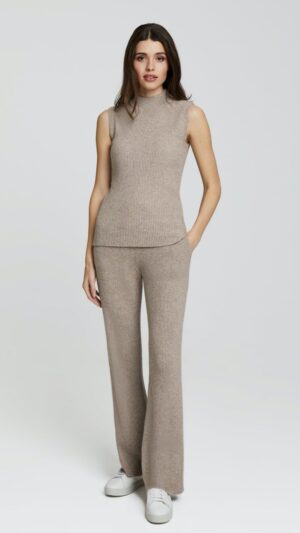 sku: W23-00CH0605 | Brand: Marc Andre  | Size: 36 38 40 42 44  | Colors: Коричневый  | Бренды Marc&Andre | Кашемир Джемперы | Title: Водолазка без рукавов ELEGANT CONTUR