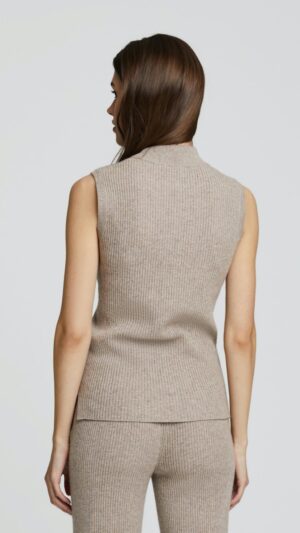 sku: W23-00CH0605 | Brand: Marc Andre  | Size: 36 38 40 42 44  | Colors: Коричневый  | Бренды Marc&Andre | Кашемир Джемперы | Title: Водолазка без рукавов ELEGANT CONTUR